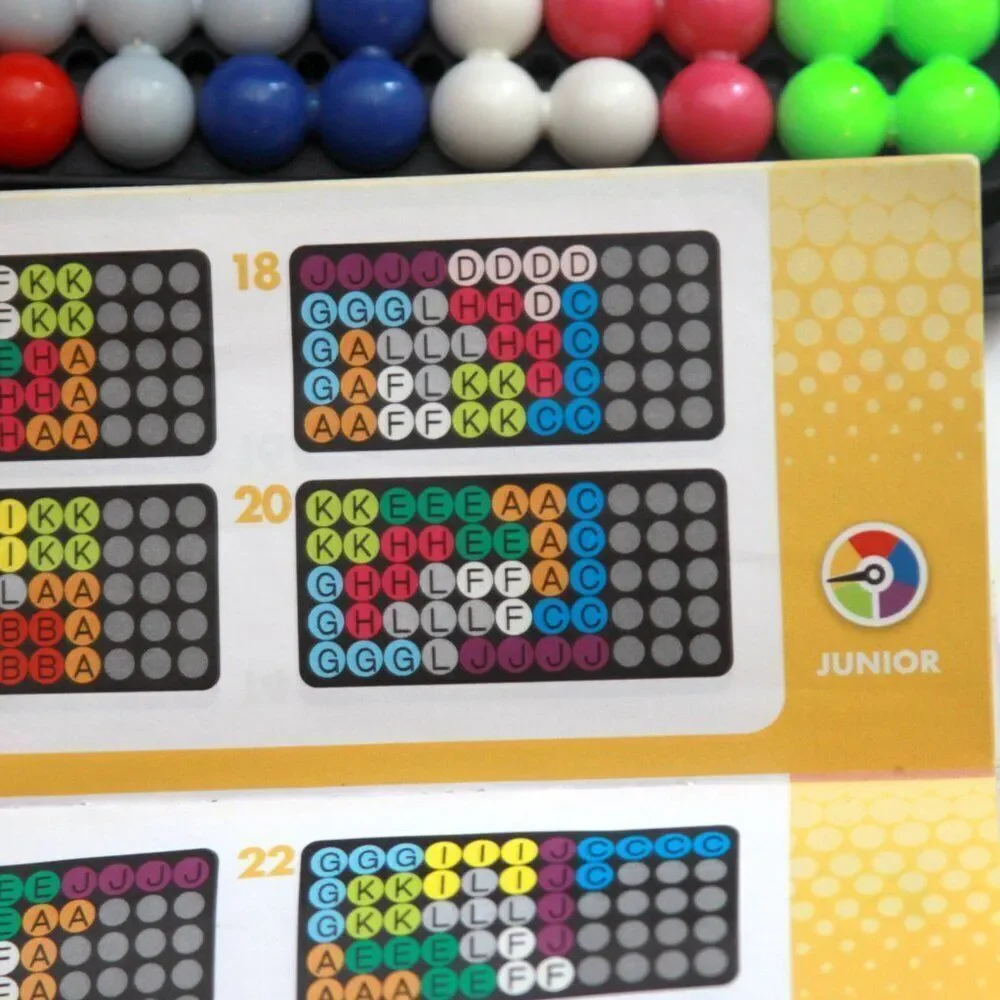 SmartGames IQ Twins Travel Game‎ with 120 Challenges for Ages 7 - Adult